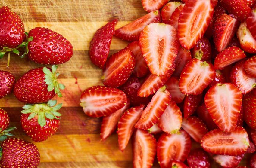 can gerbils eat strawberries